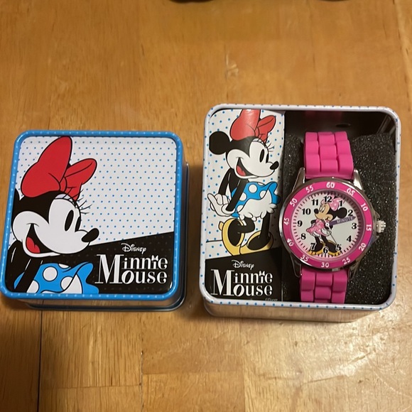 NIB - Minnie Mouse Watch ⌚️ - Picture 3 of 7